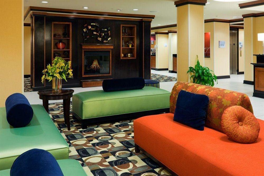 Holiday Inn Express & Suites Gonzales By Ihg Interiør billede